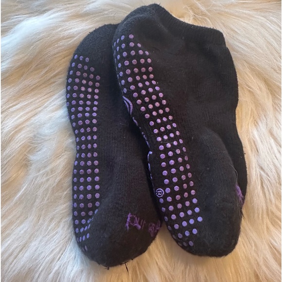 Pure Barre Black Non-Slip Grip Ankle Socks - Picture 6 of 12